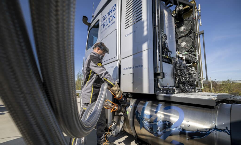 Liquid hydrogen instead of diesel: How sustainability in rail transport can succeed on all routes